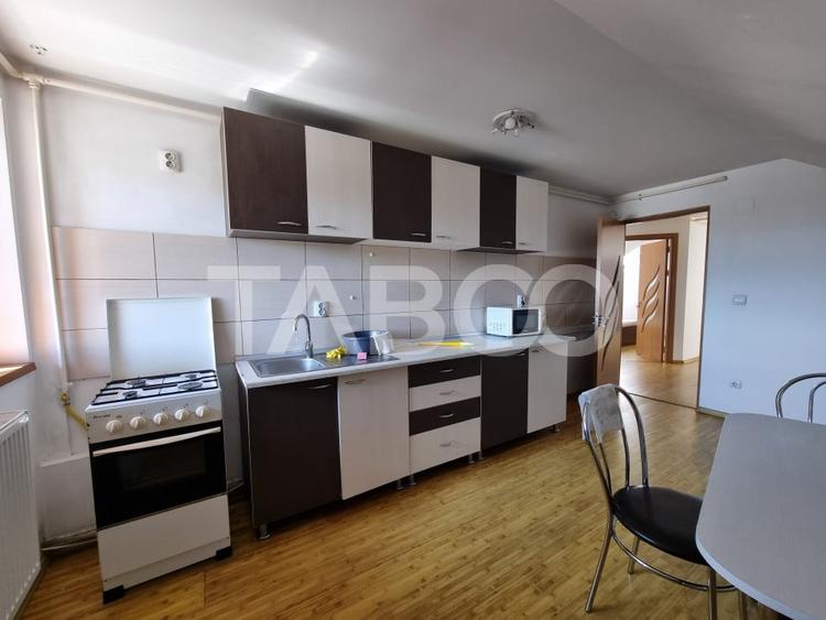 Apartament de inchiriat 3 camere parcare si dressing zona Piata Cluj - 1