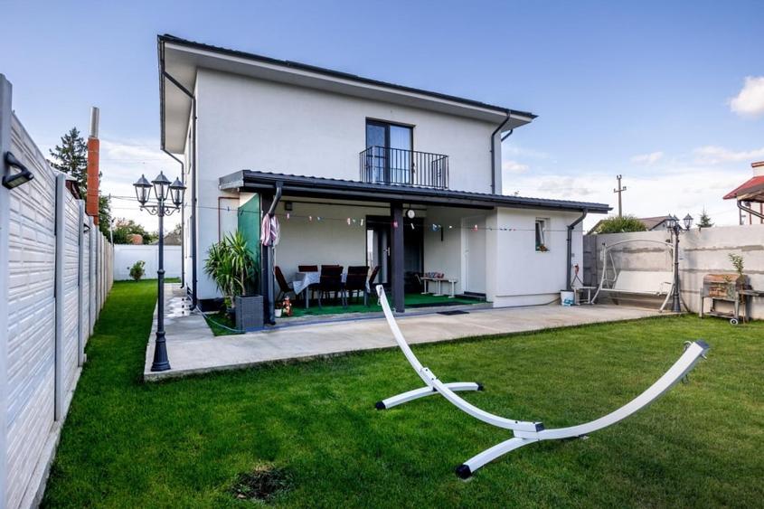 Casă cu 5 camere cu Canalizare în Crevedia