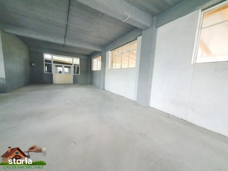 Spațiu comercial, de 350 mp, în Cug