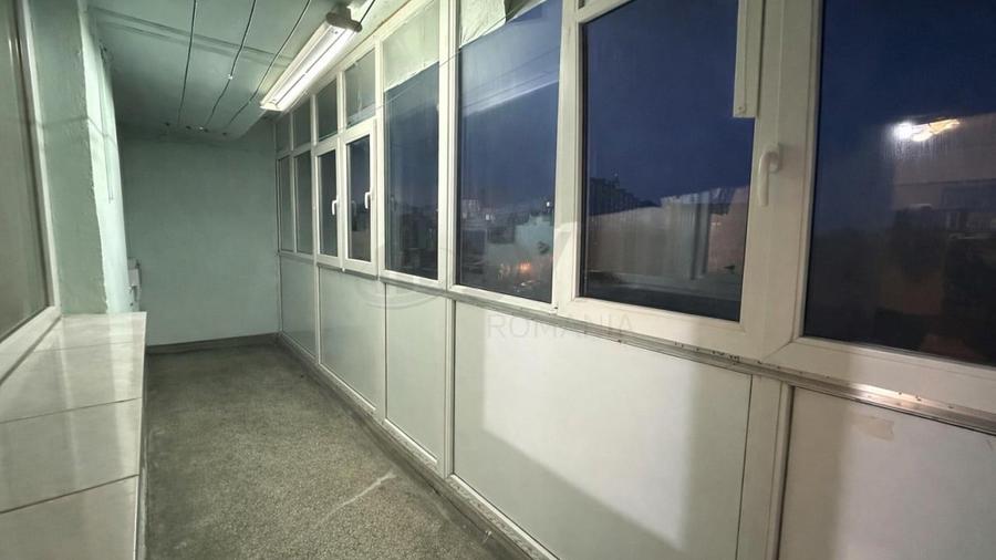 Apartament cu 4 camere decomandat în Colentina