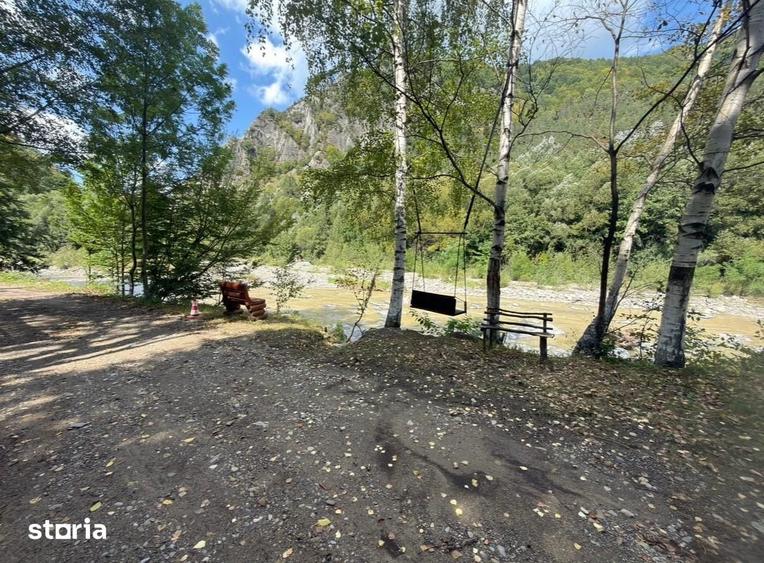 Casă cu 4 camere cu Teren 300 Mp în Tulnici