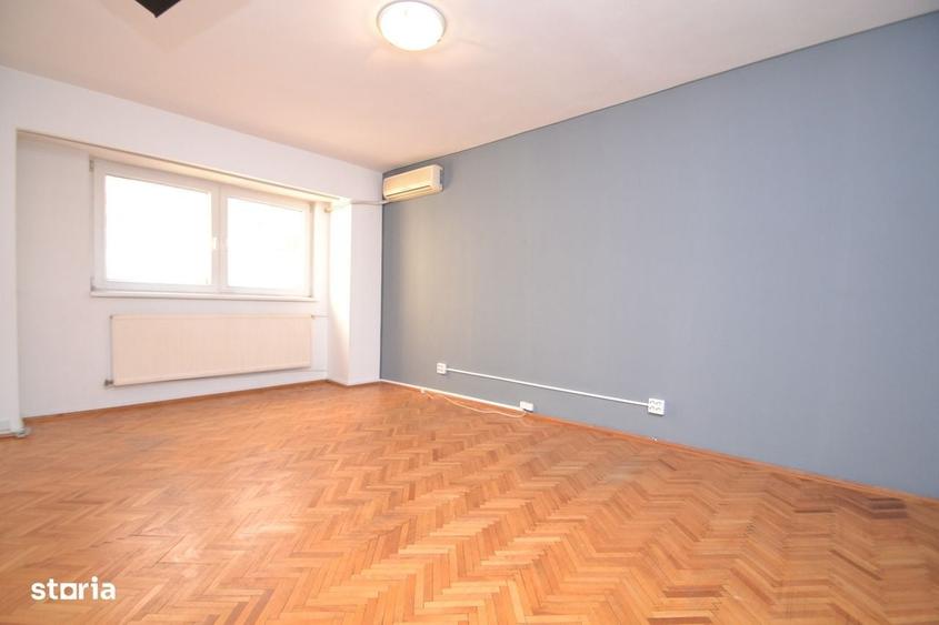 Apartament cu 4 camere în Panduri