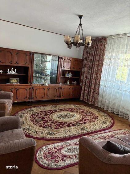Apartament cu 4 camere decomandat în Central