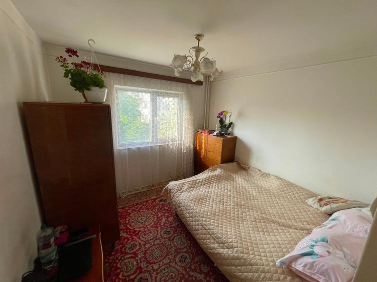 Apartament cu 3 camere decomandat în Galata