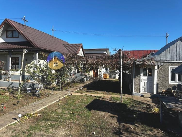 Casă individuală cu 3 camere cu Canalizare în Dumbrava Roșie