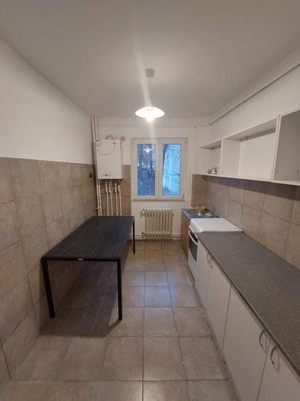 2 camere, etaj 1/4, zona Tatarasi - 4