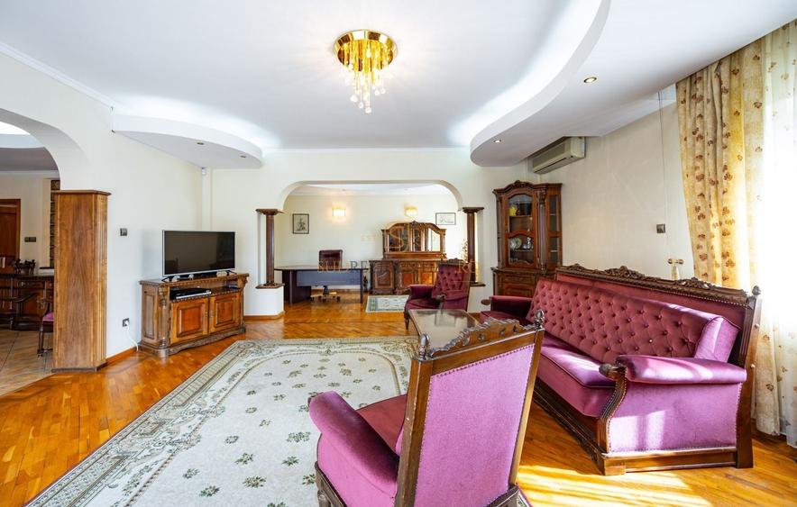 Casă individuală cu 18 camere cu Piscina în Brâncoveanu