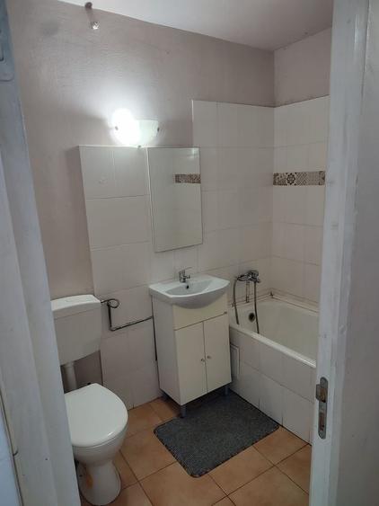 Garsonieră decomandată în Lipovei