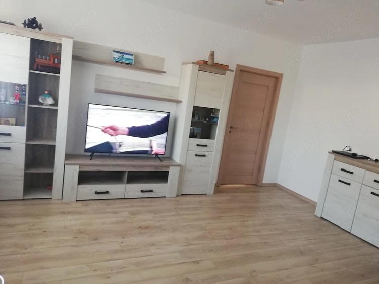 Casă cu 5 camere cu Teren 220 Mp în Central