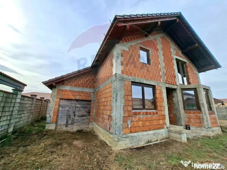Casă cu 5 camere cu Teren 983 Mp în Vladimirescu