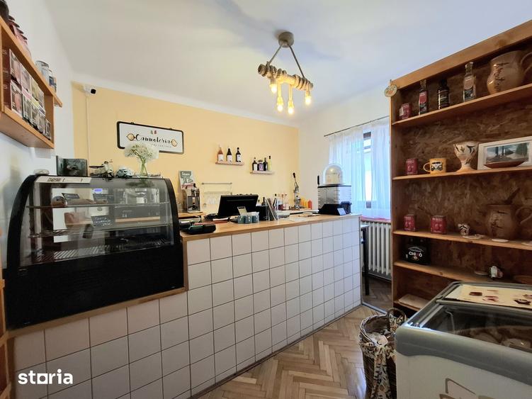 Casă cu 6 camere cu Teren 50 Mp în Vatra Luminoasă
