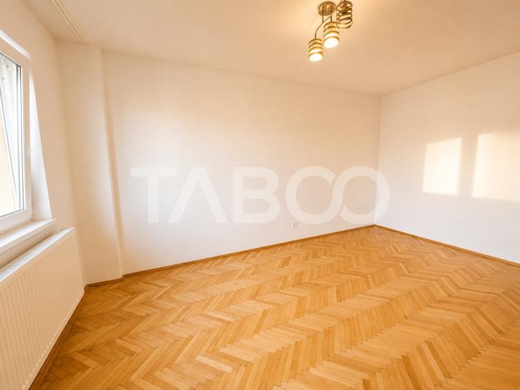 Apartament cu 2 camere decomandat în Ștrand