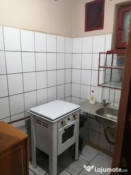 Apartament cu 2 camere decomandat în Ferentari