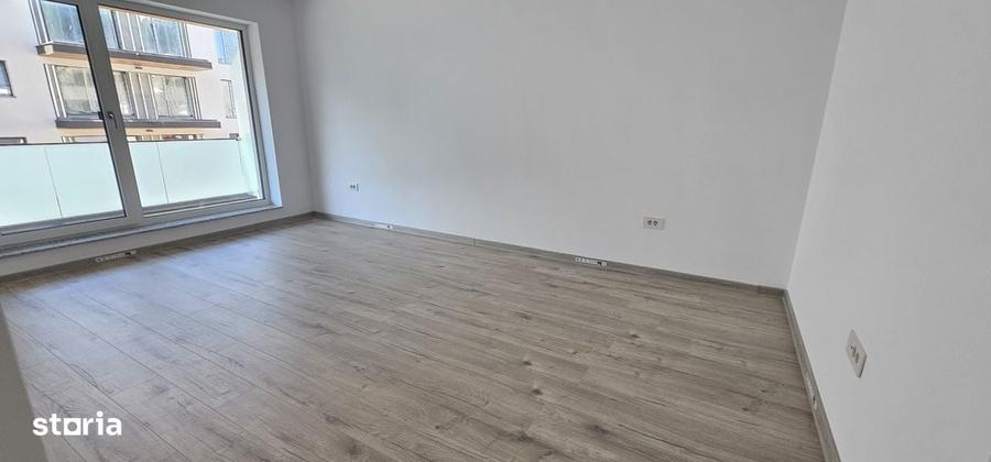 Garsoniera de vanzare noua cu balcon mare Tractorul, Brasov - 9