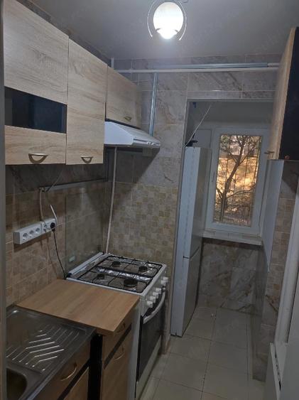 Apartament cu 2 camere semidecomandat în Berceni