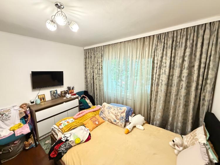 Apartament cu 2 camere decomandat în Nicolina