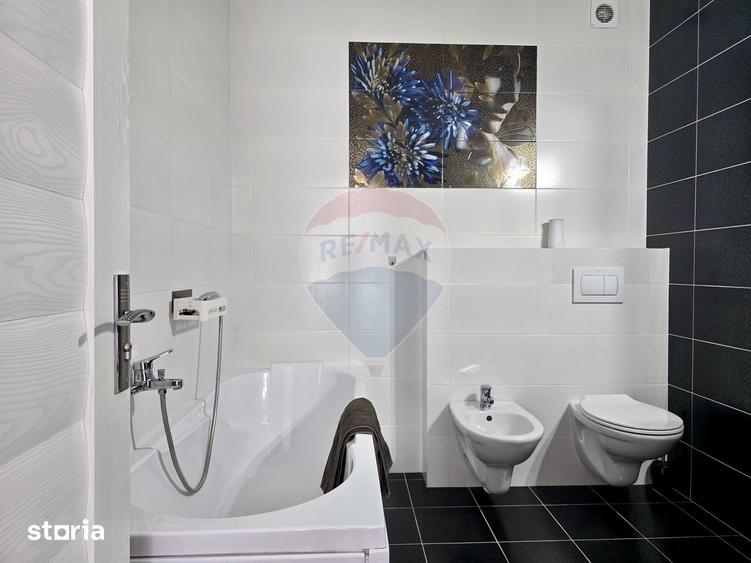 Apartament cu 3 camere decomandat în Cristian