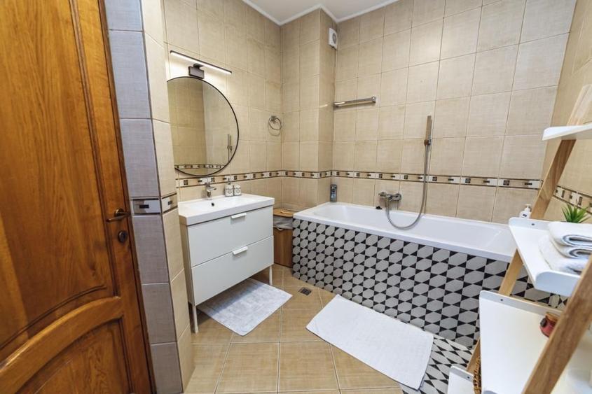 Apartament cu 3 camere decomandat, mobilat în Prelungirea Ghencea