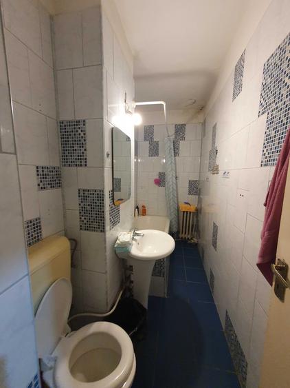 Apartament cu 3 camere decomandat în Cetate