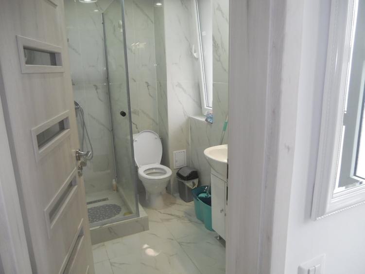 Casă cu 4 camere cu Teren 250 Mp în Domnești