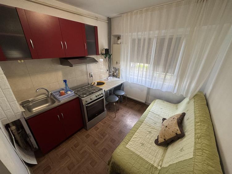Garsonieră decomandată, mobilată în Inel II