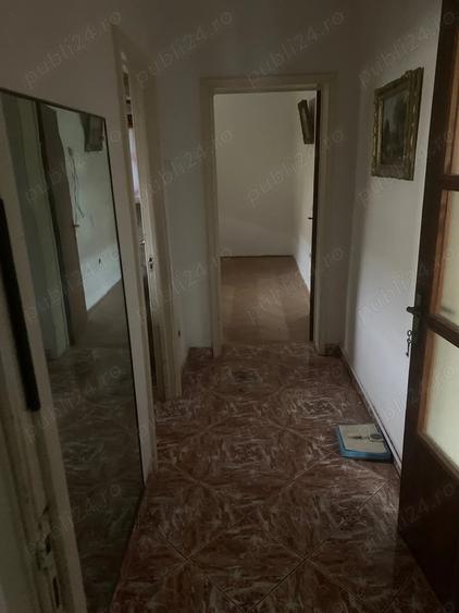 Apartament cu 3 camere semidecomandat în Nord