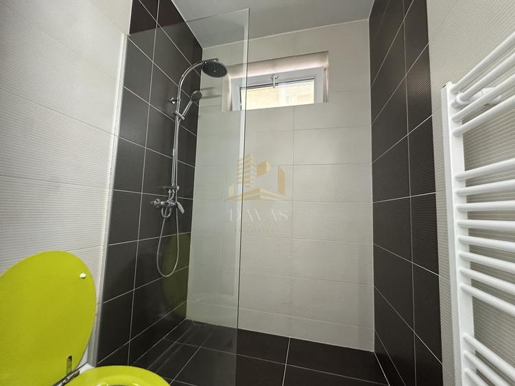 Duplex cu 4 camere cu Canalizare în Europa