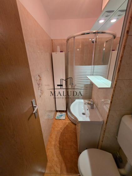 Apartament cu 4 camere decomandat, mobilat în Ultracentral