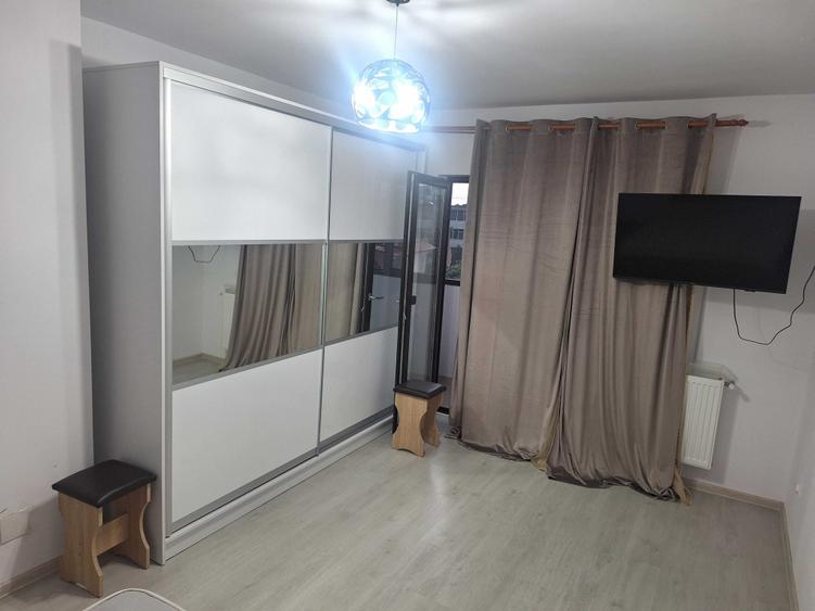 Garsonieră decomandată în Central