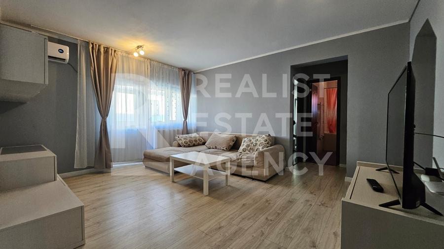 Apartament cu 4 camere decomandat, mobilat în Central