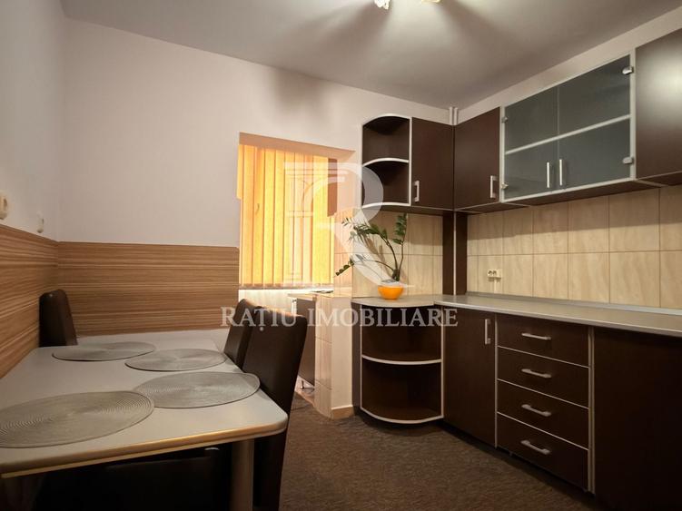 Apartament cu 2 camere semidecomandat, mobilat în Decebal
