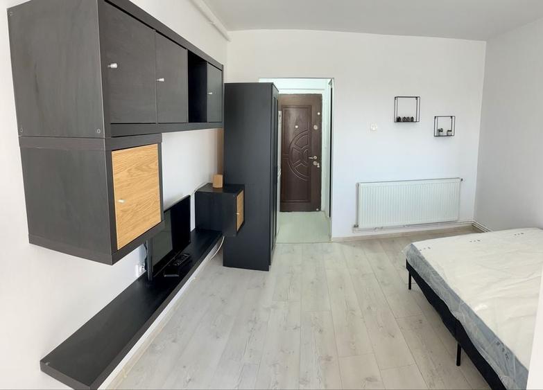 Garsonieră decomandată în Central