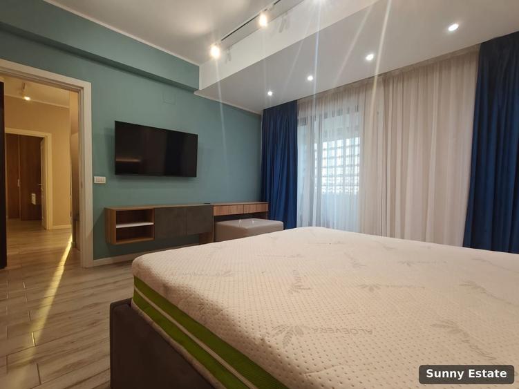 Apartament cu 3 camere decomandat, mobilat în Delfinariu