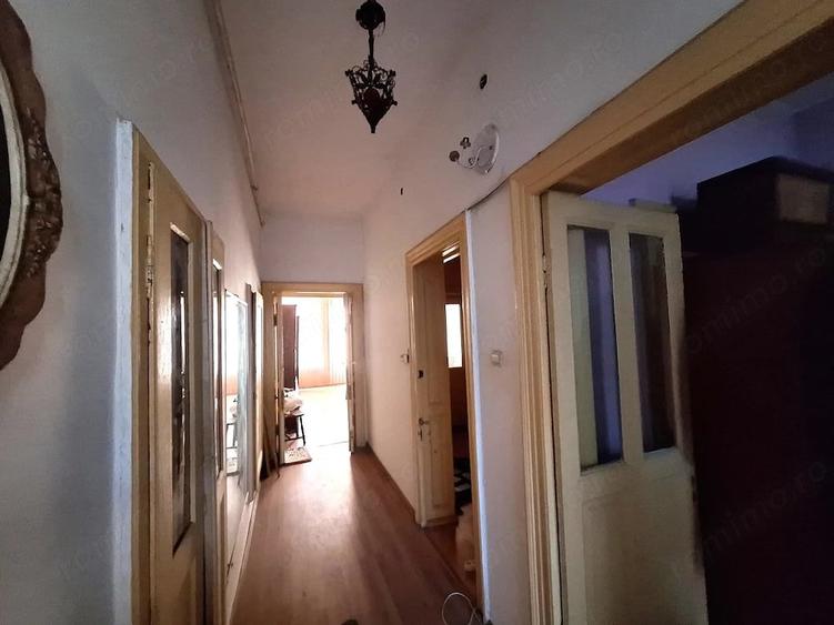 Casă cu Teren 50 Mp în Central