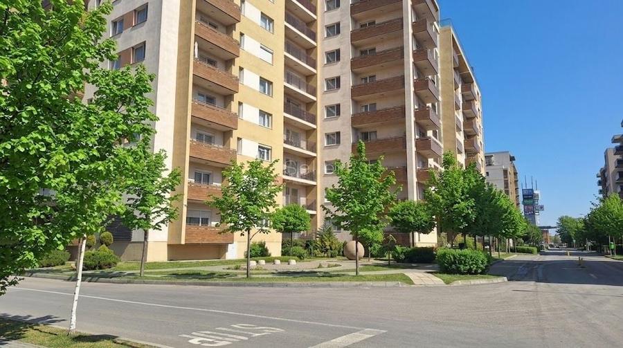 Garsonieră decomandată, mobilată în Tractorul