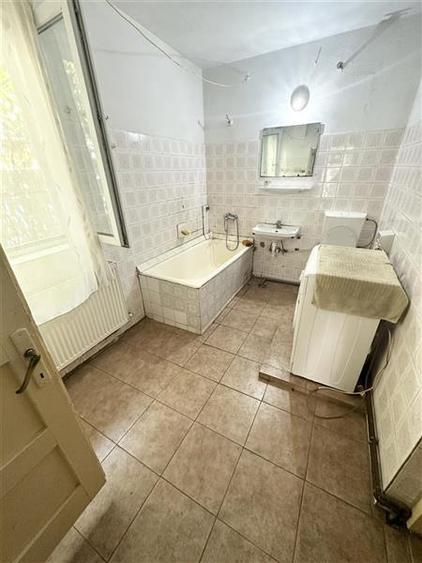 Casă individuală cu 4 camere cu Canalizare în Coiciu