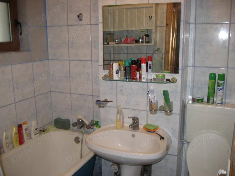 Apartament cu 4 camere nedecomandat în Aluniș