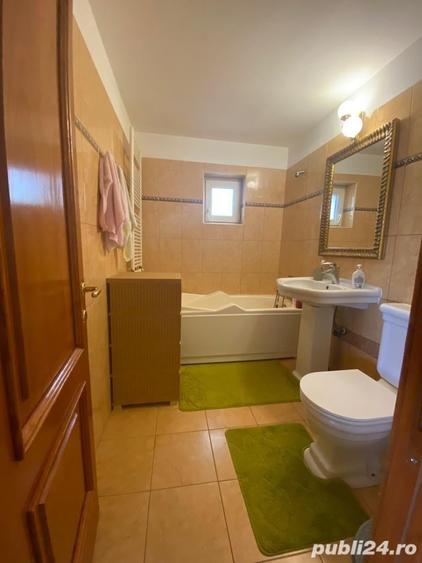 Apartament cu 4 camere decomandat în Mangalia