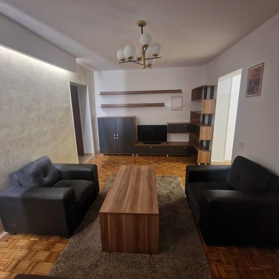 Apartament cu 3 camere decomandat în Ultracentral