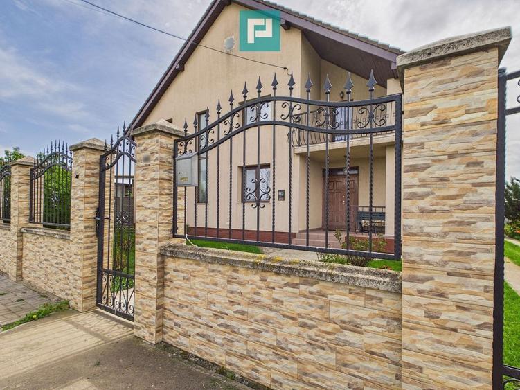 Casă cu 5 camere cu Teren 1049 Mp în Șagu