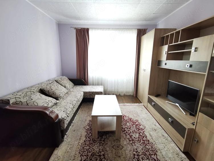 Apartament cu 2 camere semidecomandat în Piața Centrală