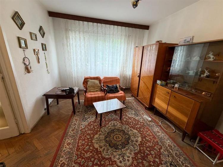 Apartament cu 2 camere nedecomandat în Podu Roș