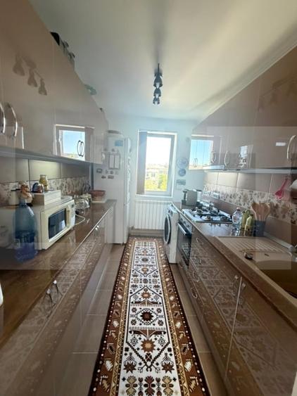 Apartament cu 3 camere decomandat, mobilat în Dorohoi
