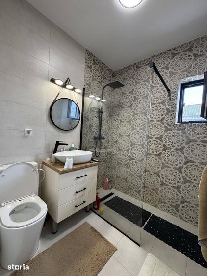 Casă cu 3 camere decomandat cu Teren 518 Mp în Săbăreni