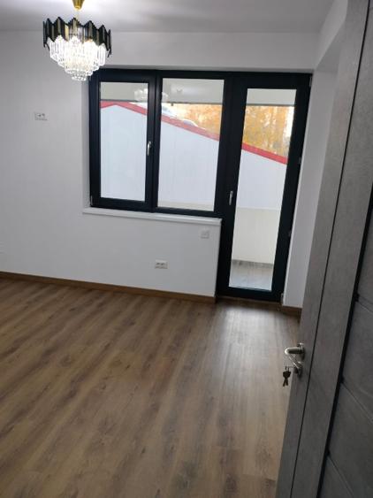 Casă individuală cu 5 camere cu Teren 200 Mp în Lujerului