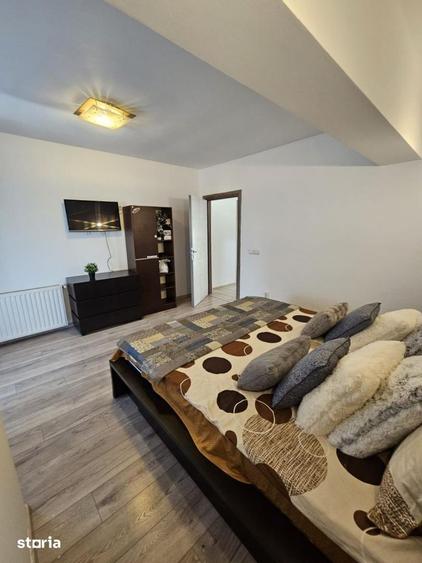 Apartament cu 3 camere semidecomandat, mobilat în Băneasa