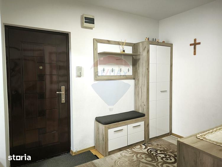 Apartament cu 3 camere decomandat în Vitrometan