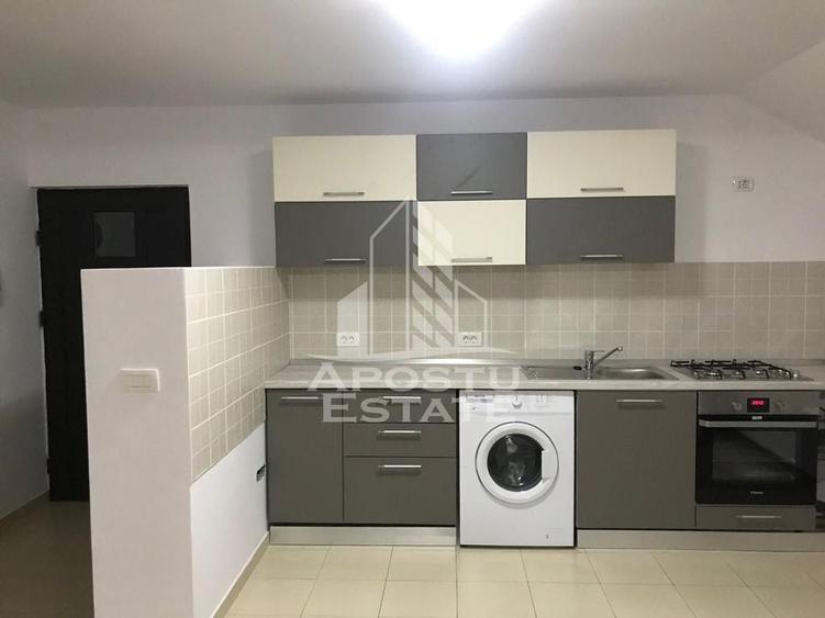 Apartament cu 3 camere decomandat în Dumbrăvița