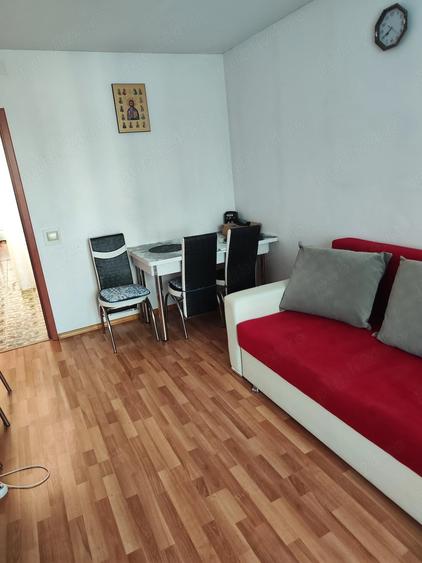 Apartament cu 2 camere semidecomandat în Berceni