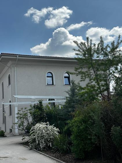 Casă cu 6 camere cu Canalizare în Sisești